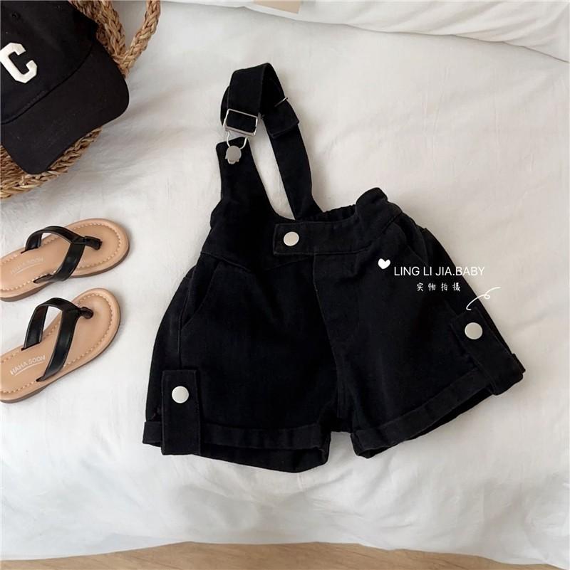 Stylish Summer Girl's Outfit Set Featuring Bow Tie Knit Vest And Frilled Denim Shorts