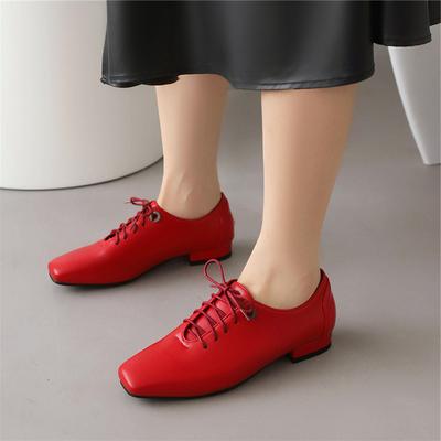FOREADA Женские туфли из ПУ кожи с квадратным носком на шнуровке, балетки, лаконичный брендовый дизайн, женская модная обувь, весна-осень, красные, черные, бежевые