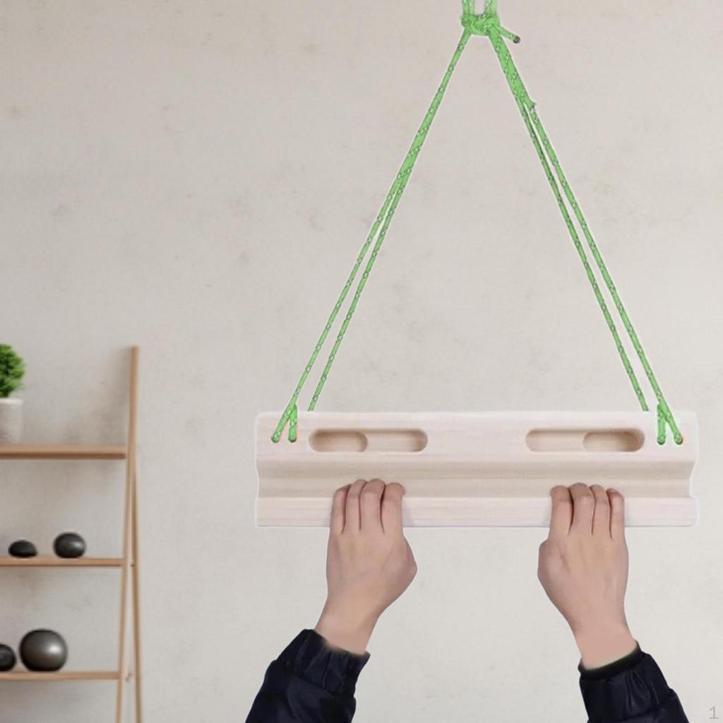 Скалолазание, хангборд, скальный тренажер, доска для пальцев, спортсмен с висящей веревкой, запястье руки