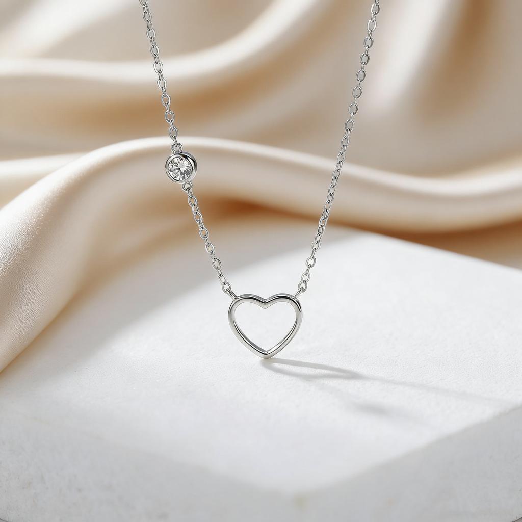 18K Gold Plated Hollow Love Heart Pendant Necklaces for Women Stainless Steel Clavicle Chain Necklace Trendy Jewelry Gifts
