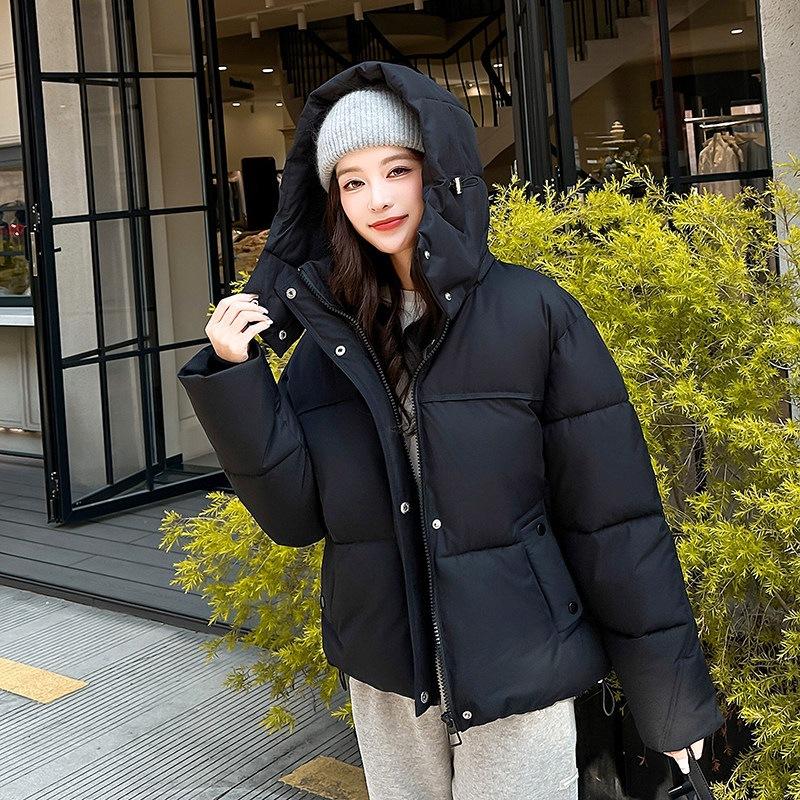 For export to Russia, large twill women's short cotton clothes, hooded jackets, and the fabric is crisp and multi-size stalls. Spot straight hair.