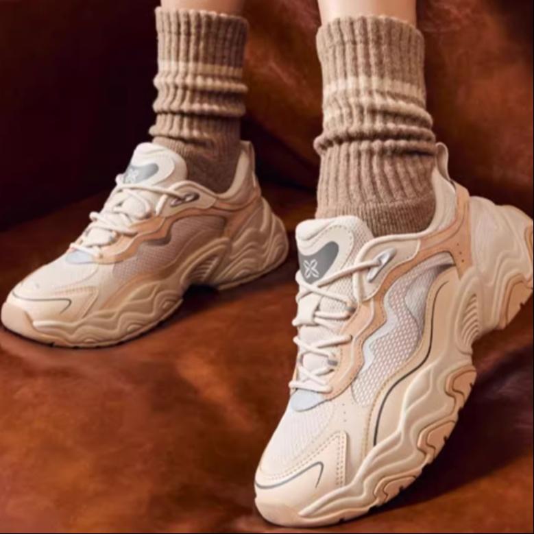 Anta Women's 122448856-6