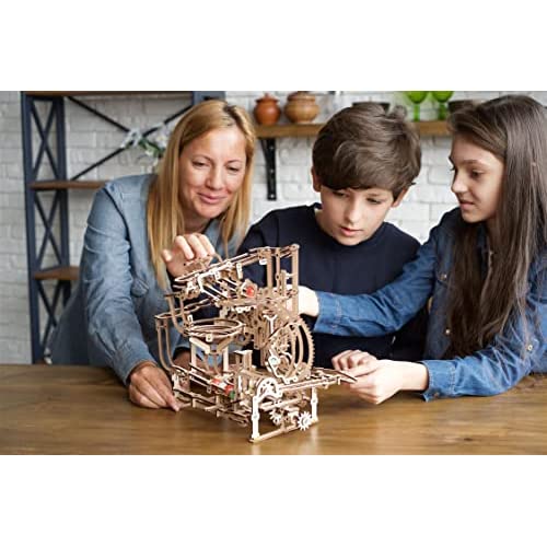 UGEARS Набор для деревянной мраморной дорожки - 3D-пазл Деревянная мраморная дорожка Ступенчатый подъемник с 3-ступенчатым подъемным механизмом и 10 шариками