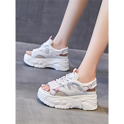 Пляжные сандалии женские летние 2025 года новые дышащие полые сандалии для спорта и отдыха с мягкой подошвой универсальная женская обувь на платформе