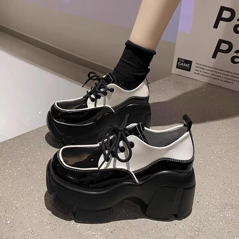 Осень и зима новая женская обувь платформа увеличение мартинсы средняя труба удобные красивые шнуровка одинарная обувь женские ботинки