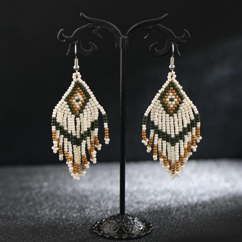 Длинные серьги с кисточками из рисовых бусин ручной работы, богемная ниша в стиле ретро, ​​персонализированные и стильные серьги для отдыха.