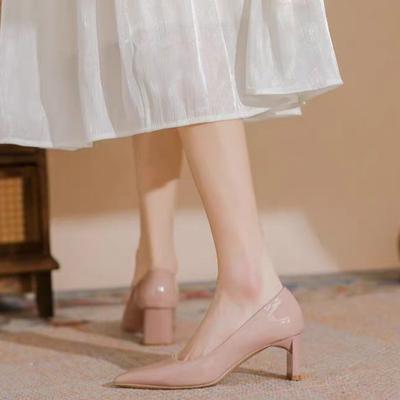 Осенние Новые Туфли на Грубом Каблуке Женские Остроносые С Мелким Вырезом Нескользящие и Износостойкие Слипоны на Высоком Каблуке