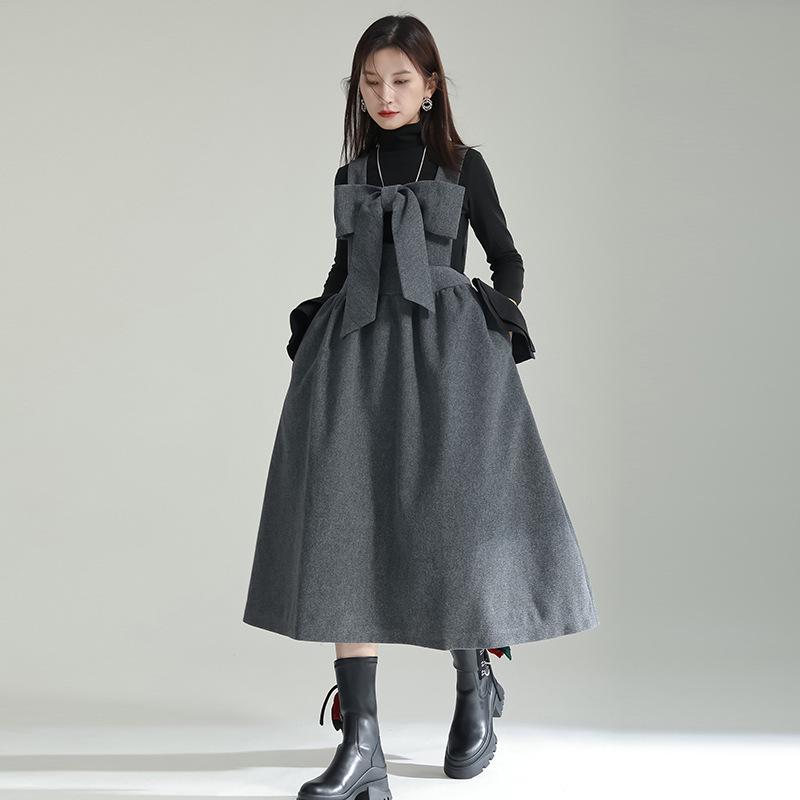 Осень/Зима 2025 Шерстяное платье А-силуэта с бретелями, украшенными бантами