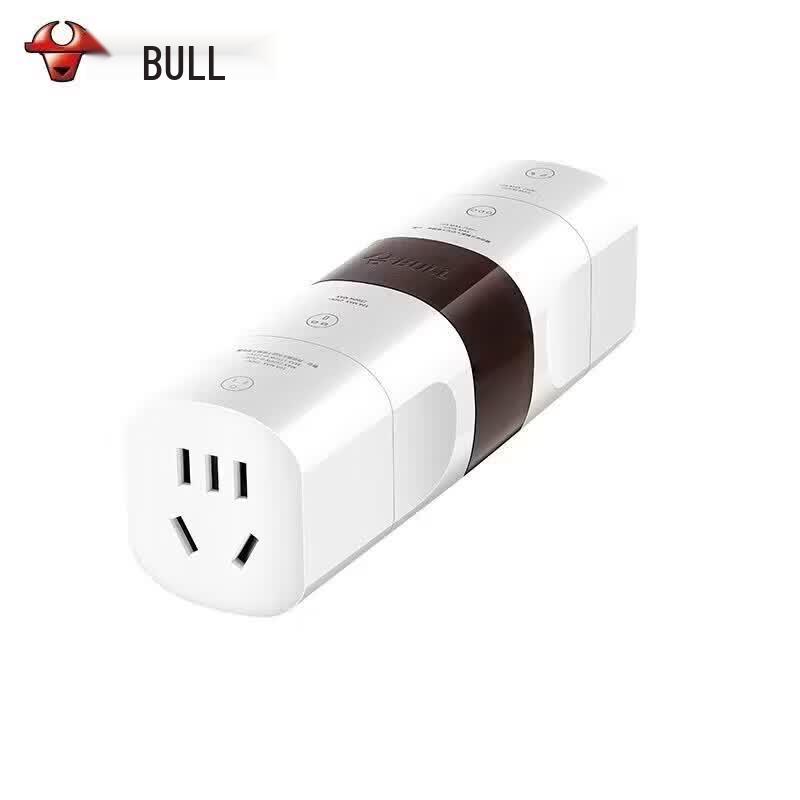 BULL Universal Travel Adapter