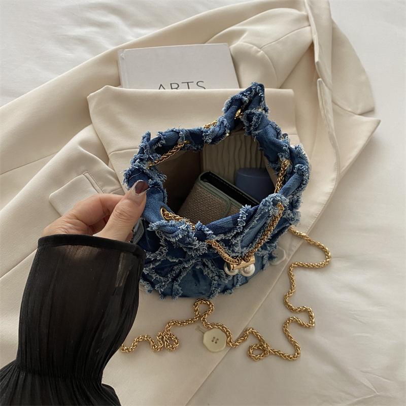 Нишевая дизайнерская сумка женская 2025 новая модная джинсовая сумка-мессенджер на плечо с цепочкой премиальная сумка-ведро