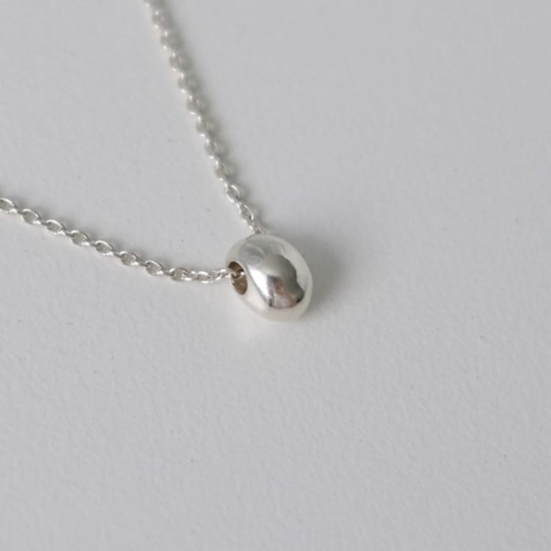 Pinaf Bean mini necklace