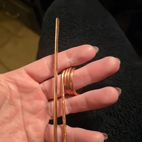 2 Pcs Copper Book Holder Ring Bookmark Metal Thumb Book Page Holder Finger Ring Book Opener Reading Accessory for Bookworms Book Lovers