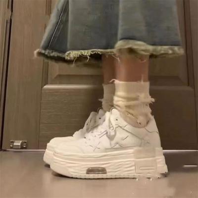 Маленькие белые туфли на толстой подошве, увеличивающие рост, женские, зимние, новые, летние, универсальные, повседневные туфли, нишевые кеды