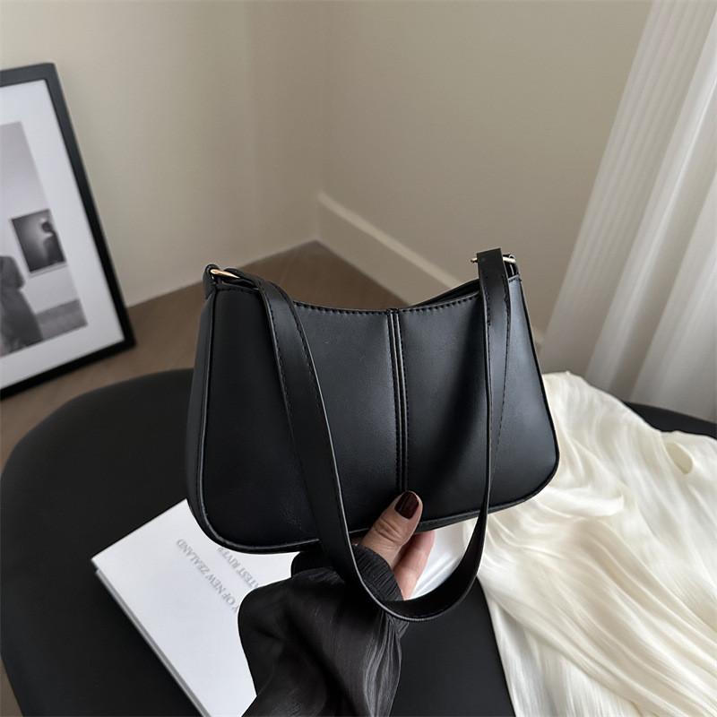 Fashionable Crossborder Vintage Shoulder Bag For Women With Spacious Interior Design