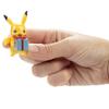 POKEMON Праздничный адвент-календарь 2024 года для детей с 24 подарочными элементами, в том числе 16 фигурок персонажей и 8 рождественских аксессуаров. Для детей от 4 лет и старше.