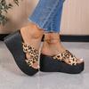 Женские босоножки на танкетке 2025 года, летние туфли на высоком каблуке, модные круглые леопардовые сексуальные удобные тапочки для женщин