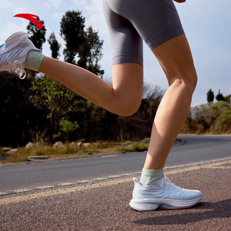 Anta Женские беговые кроссовки Mach 4 с технологией Nitrogen Tech