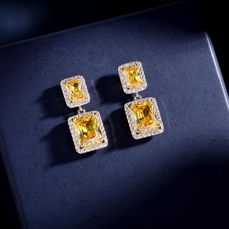 Серьги-кубики с зелеными кристаллами для женщин, корейские модные креативные висячие серьги с кубическим цирконием, роскошные брендовые ювелирные изделия, серьги-гвоздики