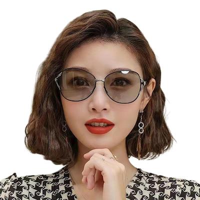 Солнцезащитные очки женские Feisedy Color Jewelry UV UV400 Small B1158, с регулируемой яркостью, меняющиеся, поляризованные, модные, классные, элегантные, оправа, защита, защита,