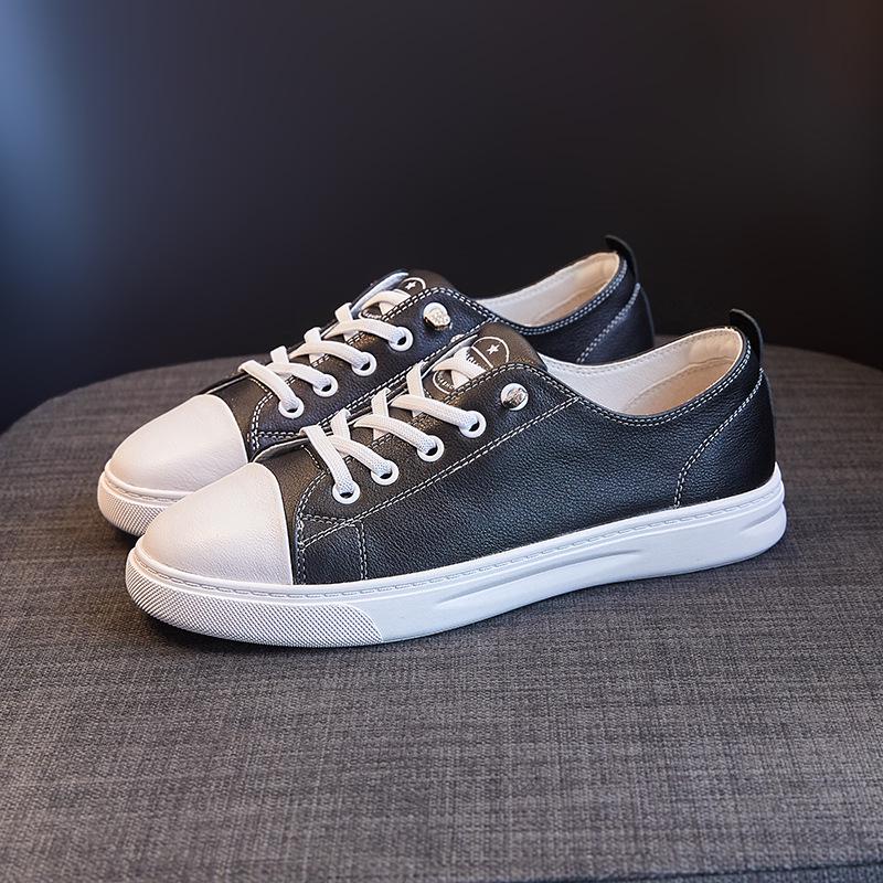 Женские повседневные универсальные туфли из натуральной кожи белого цвета на плоской подошве 2025 года