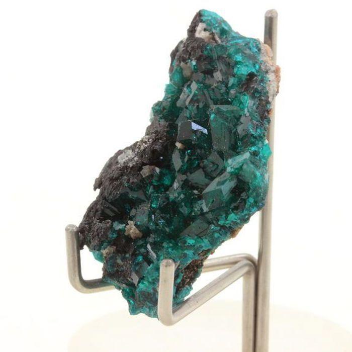 Pierres et Minéraux. Dioptase. 53.60 ct. Renéville Mine, Kindanba District, Congo.