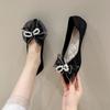 2025 Spring New Xiaoxiangfeng Flat-bottomed Pointed Women's Single Shoes Bow Pearl One-pedal Korean Version Doudou Shoes Women