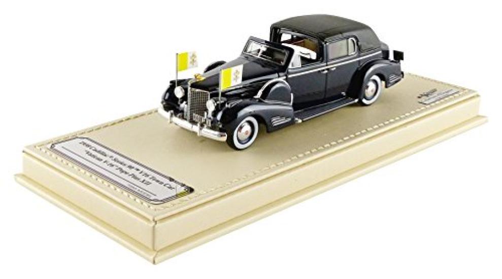 Collection Cadillac 1938 Series 90 V16 Town Car Pius XII d'Elegance 1/43