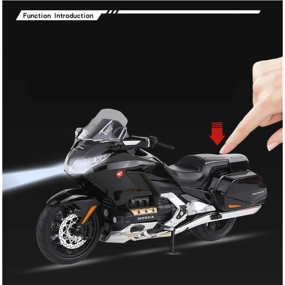 1/9 Honda Gold Wing Tour GL1800 Литой из сплава Модель мотоцикла Коллекция транспортных средств Звук и свет Внедорожный Автоцикл Игрушки Автомобиль