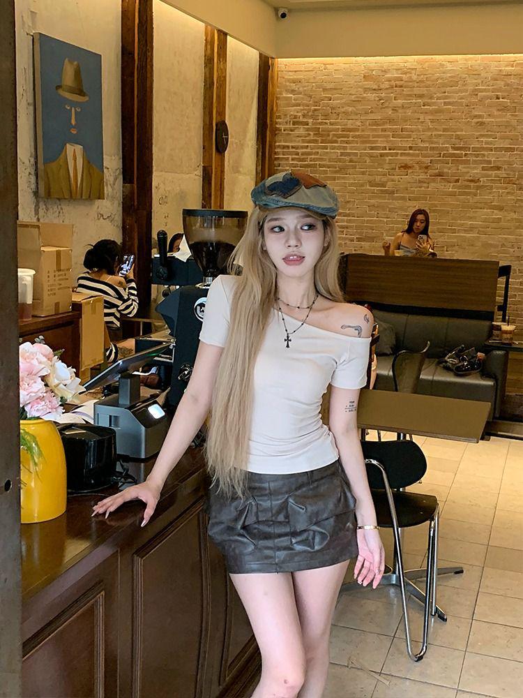 Весна 2025 Женская футболка с открытыми плечами, облегающего кроя - Однотонная, пуловер с короткими рукавами