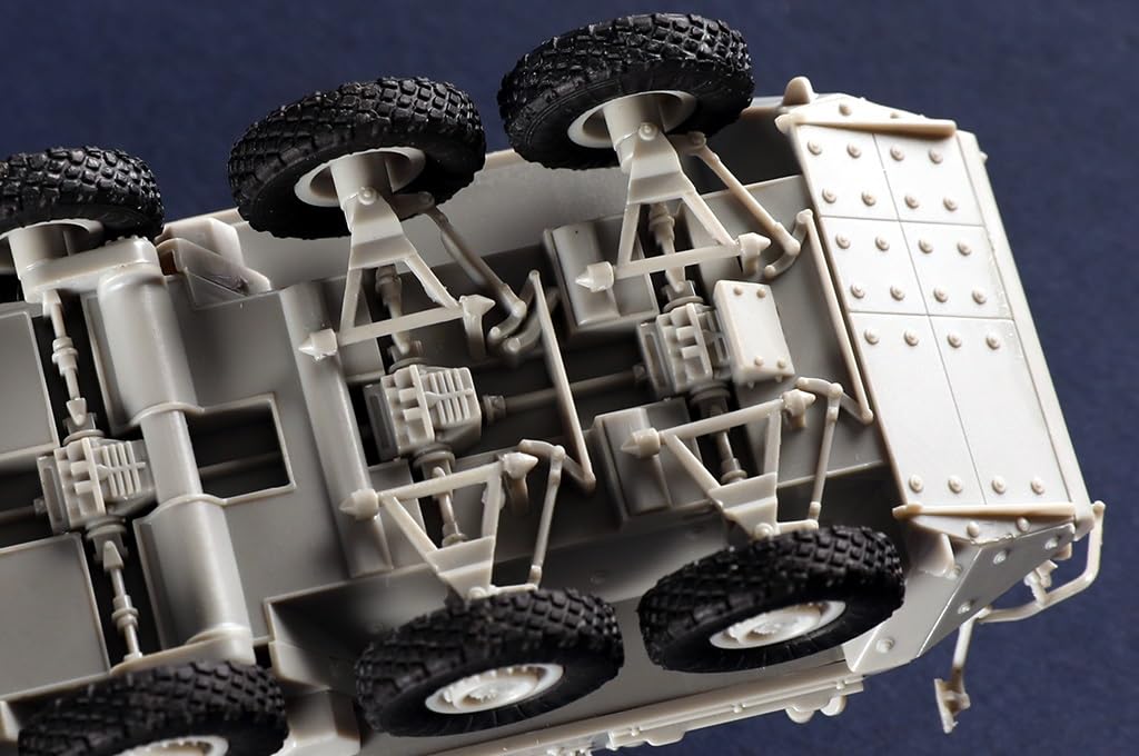 Trumpeter American M1134 Stryker ATGM Plastic Model 07425 1/72