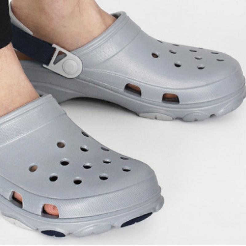 Crocs Сандалии Aquashoes Classic All Terrain Clogs светло-серые