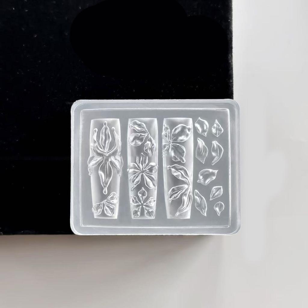 2 Pieces Silicone Nail Art Mould for Floral Embossing Manicure Tool With Reusable Flower Designs Templates