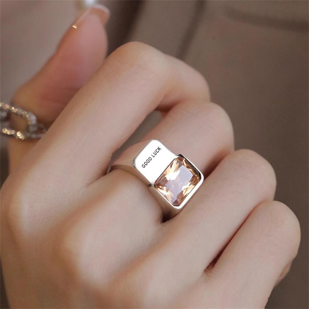 Счастливый желтый бриллиант квадратный бриллиантовое кольцо's дизайн легкая роскошь индивидуальный холодный ветер живой рот ювелирные изделия