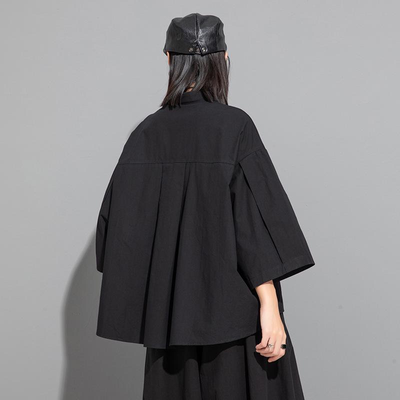 Женский темный топ в китайском стиле с нерегулярными рукавами средней длины и свободного кроя