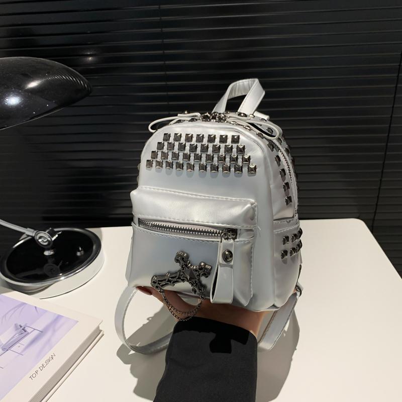 Высококачественный рюкзак с заклепками для женщин, модная рок-сумка, молодежная сумка