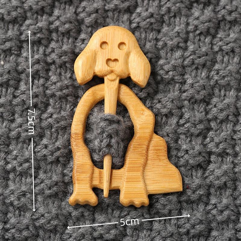 Brooch Pin with Woodenanimal Pattern