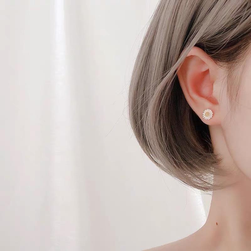 Серьги-гвоздики серебряного цвета с маленьким цветком и ромашками для женщин, девочек, детей, подарок на день рождения, ювелирные изделия