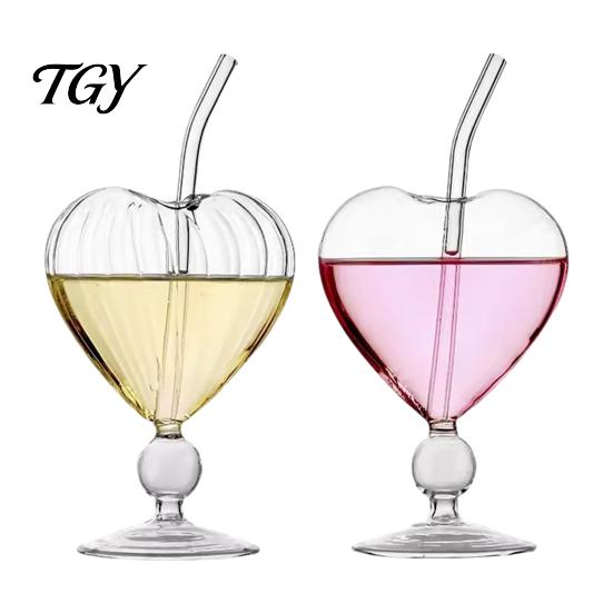 Professional Bartending Glassware Heart Shaped Cocktail Glass, 220ml Clear Goblet with Straw, Elegant Sophisticated Wine Glasses for Dates Cold Drink