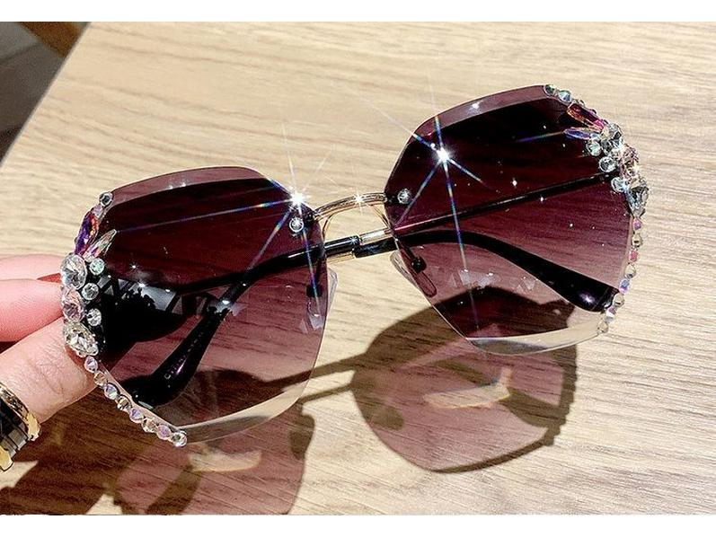 Женские солнцезащитные очки 2025 с защитой от УФ-лучей, с кристаллами и стразами - тренд в корейском стиле