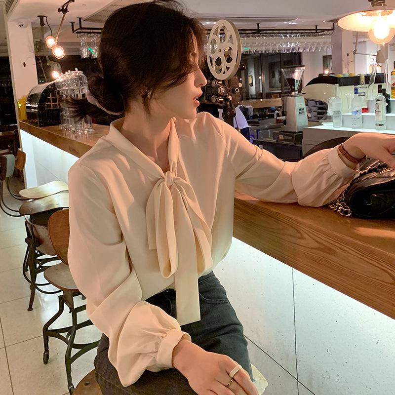 Casual Ladies' Shirt Comfortable and Versatile Gentle Temperament Design Sense Female Loose Niche Bow White Blouse Temperament Elegant Fashion Top