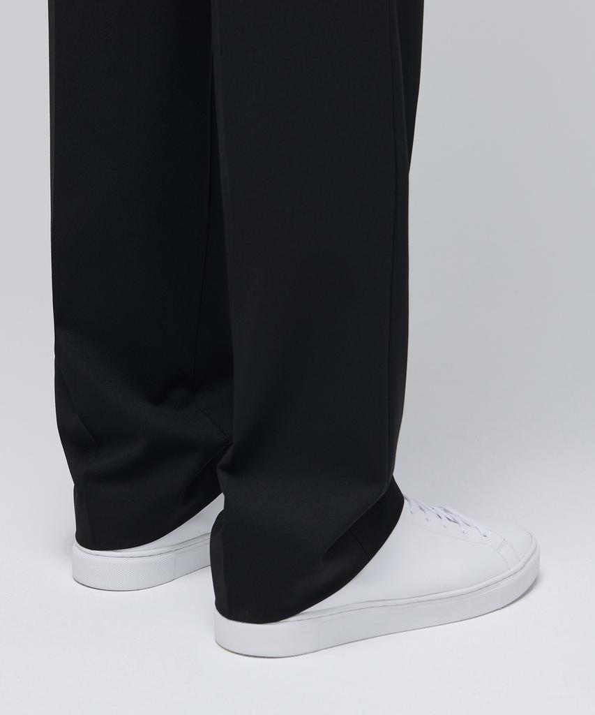 MUSINSA STANDARD Lightweight Semi-Wide Hidden Banding Slacks [Black]