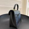 [Pre-Owned] Lock Closure Monogram Leather Accordion Shoulder Bag Crossbody Handbag Small - Very Good #GBST4Z