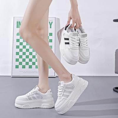 У звезды такие же кроссовки на толстой подошве, а кожа женской обуви увеличилась, спортивная и повседневная обувь для доски на лето и осень