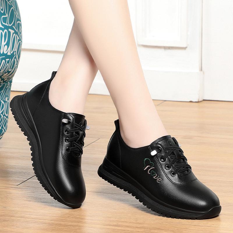 Fashion Mom Shoes Comfortable And Not Tiredsports White Shoes For Women In Spring And Autumn Travel Casual Shoes Soft Sole Shoes Women