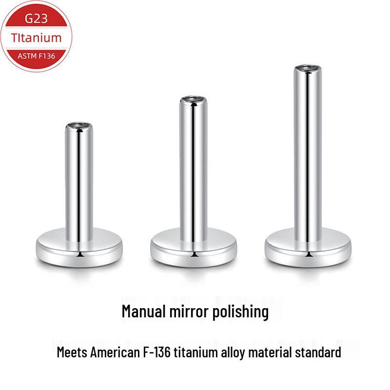 Серьга-гвоздик из титанового сплава F136 с зеркальной полировкой, внутренней резьбой, защелкой и плоской застежкой, для хряща уха или губы.