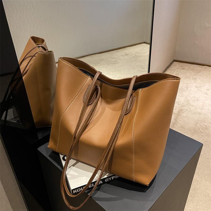Women's simple temperament commuter bag Women's 2026 early autumn retro casual large capacity shoulder underarm bag tote bag