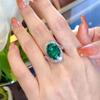 BELLA BOX Великолепное неоново-зеленое имитация натурального замбийского изумруда кольцо подходит для дамских банкетов вечеринок модные ювелирные изделия