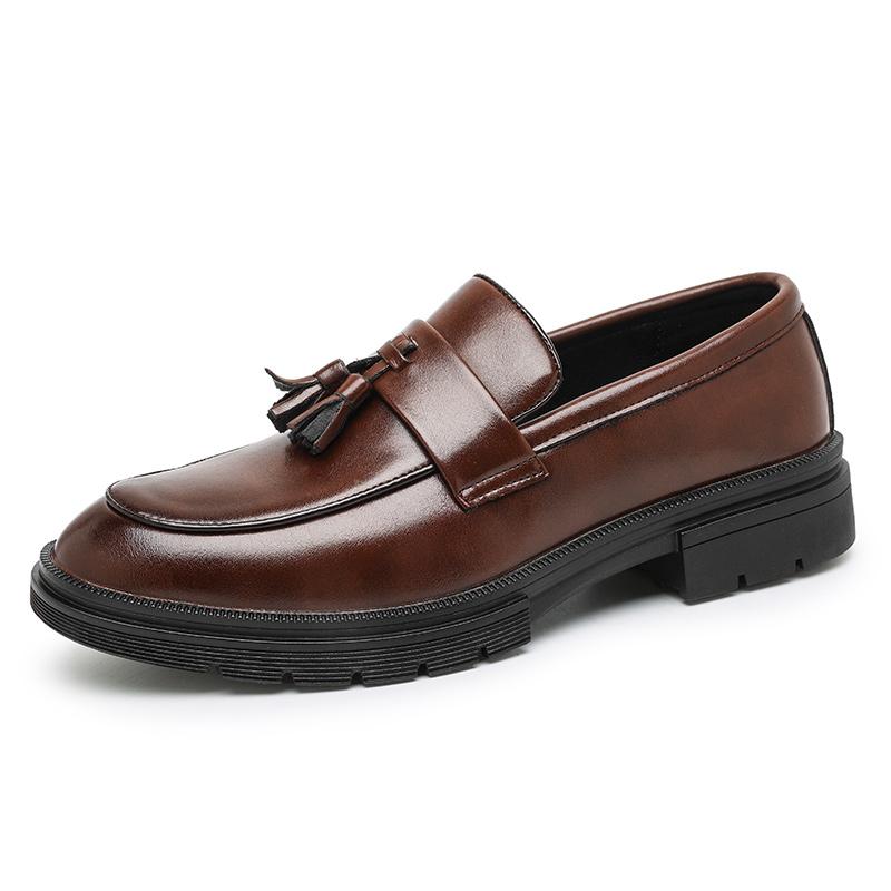 British Style Low Heeled Fringed Leather Shoes Men Casual Designer Business Loafers Antiskid Soft Bottom Mocasines Walking Shoes