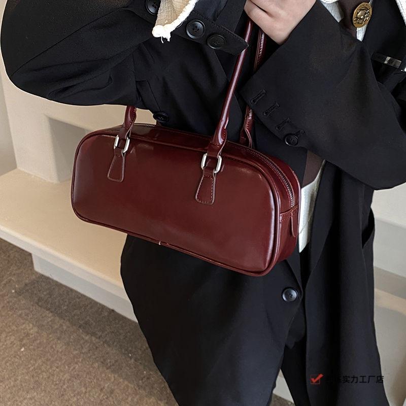 Korean version retro fashion versatile bag handbag new portable bowling shoulder bag commuter armpit bag