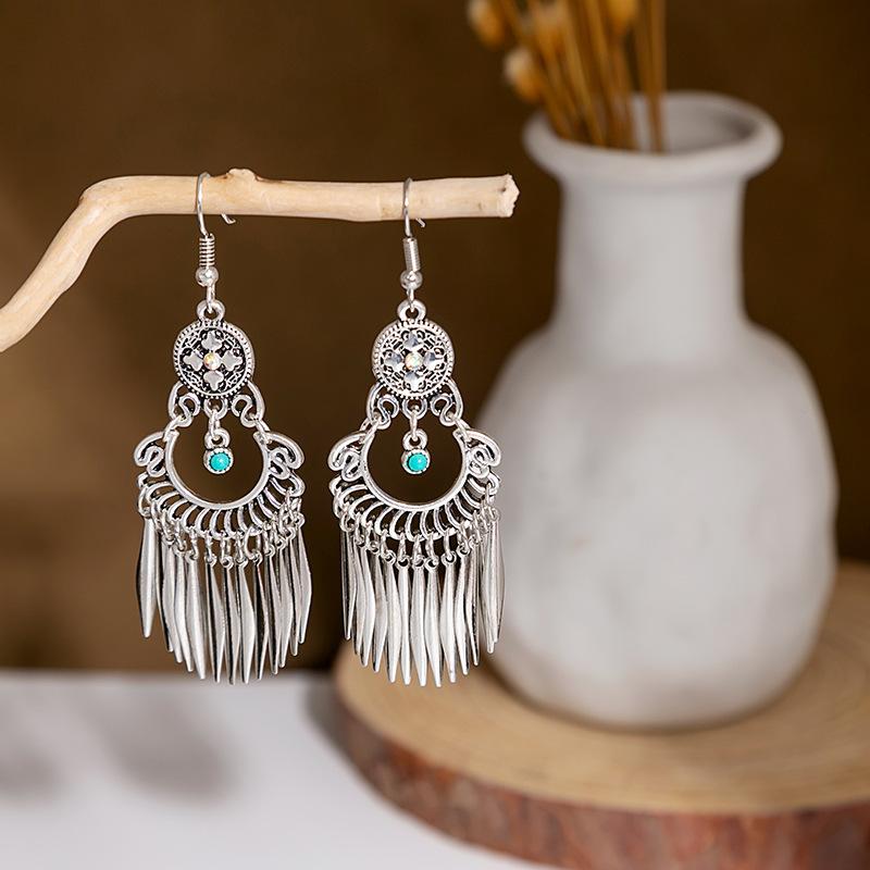 BLINGBAY Women's Earrings, Ethnic Style Drop-shaped Long Metal Tassel Earrings, Simple And High-end Accessories, Retro Colorful Feather Jewelry